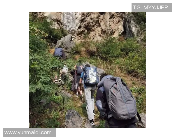 重庆攀岩队区域防守策略解析与攀岩热点的深度探讨